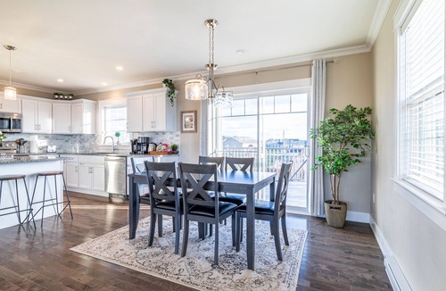 Stratford House | ⭐️Beautiful Bright House 5 Mins From Downtown ⭐️