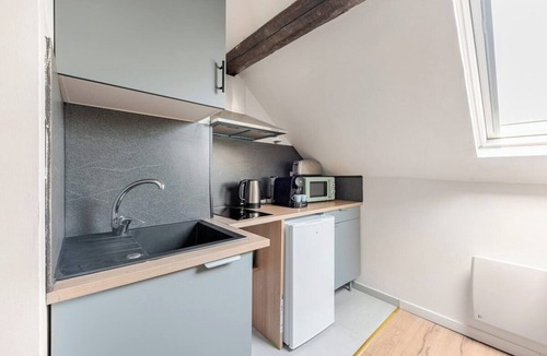 Cambrai Apartment | Beautiful, bright studio in a central location - Very close to the station