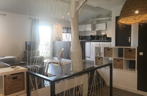 Saint-Jean Apartment | Beautiful Bright Sunny Apartment F4 with Large Terrace