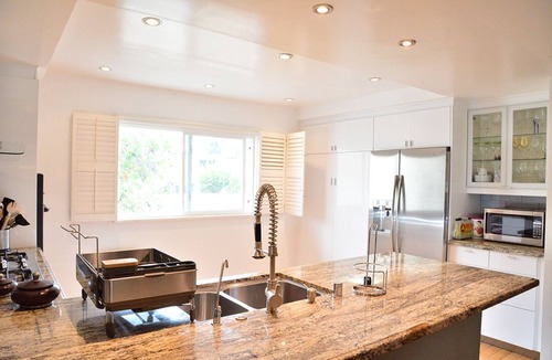 Del Rey House | Beautiful, Bright & Secure Townhome in Marina del Rey, CA