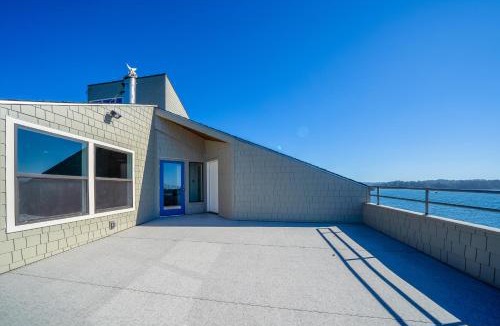 Historic Bayfront House | Beautiful Briny Retreat