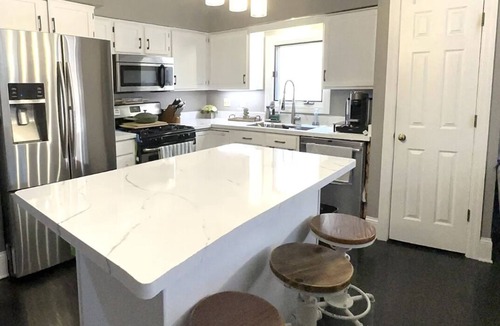 Lake Meadows House | Beautiful Bronzeville Home with Gym & Yard