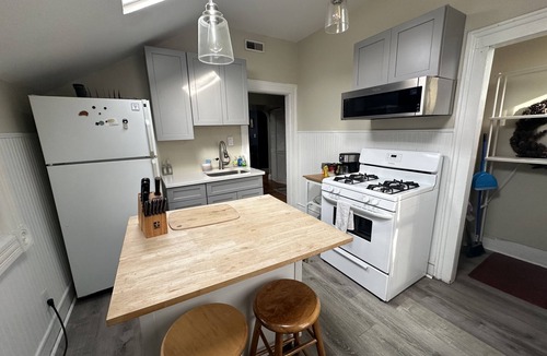 Downtown Buffalo Apartment | Beautiful Buffalo Apartment in Historic Allentown Neighborhood