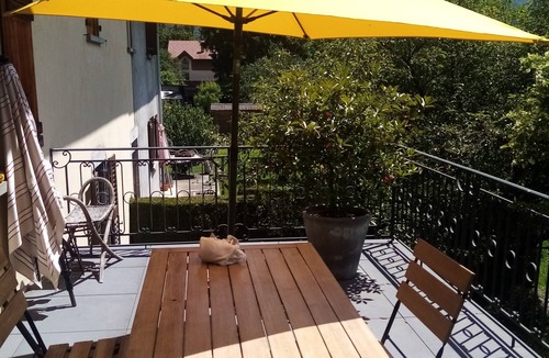 Ugine House | Beautiful building at the foot of the mountains, 15kms from Lake Annecy,