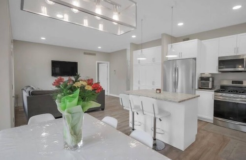 Belleville House | Beautiful bungalow by the water
