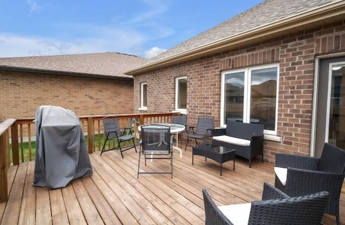 Belleville House | Beautiful bungalow by the water