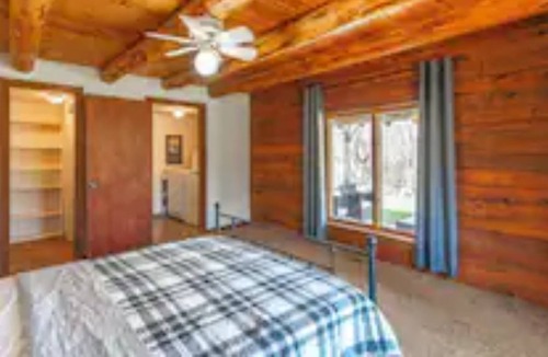 Edmond Cabin | Beautiful Cabin 3 miles from Lazy E
