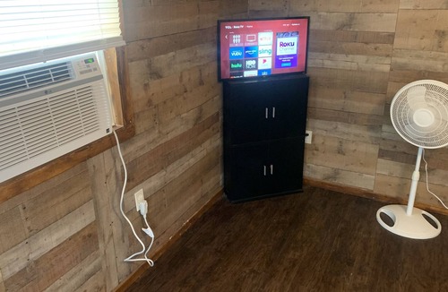 Crosby House | Beautiful Cabin - Fully Furnished