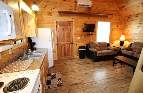 Waynesville Cabin | BEAUTIFUL CABIN Sleep 6