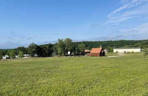 Waynesville Cabin | Beautiful Cabin sleeps 2-5