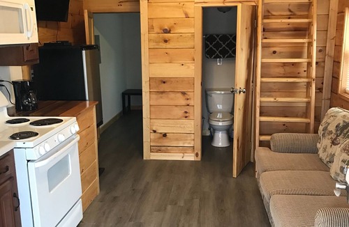 Waynesville Cabin | Beautiful Cabin Sleeps 5