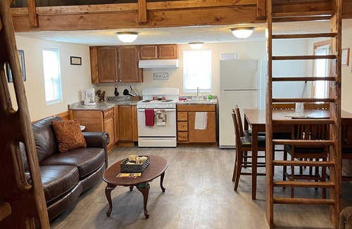 Waynesville Cabin | Beautiful Cabin sleeps 7