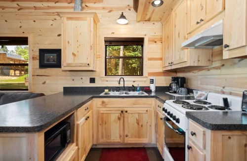 Golden Cabin | Beautiful cabins with a pool in a peaceful setting
