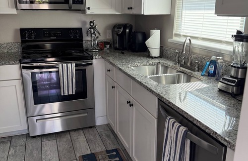 Leesburg House | Beautiful Canal-side home with Harris Lakes access!