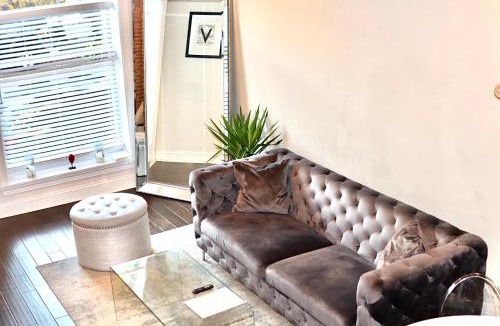 Highlandtown House | Beautiful Canton Home w/rooftop deck +Private parking