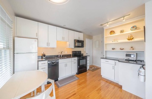 Cape May Point Condo | Beautiful Cape May Point condo steps to beach