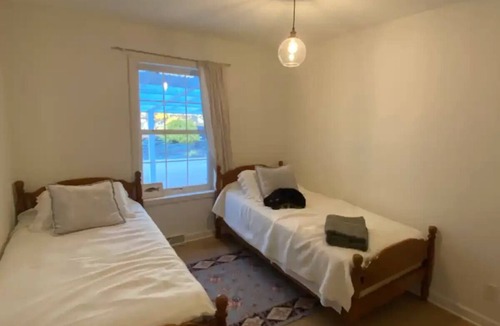 Kingston House | Beautiful Catskills Getaway