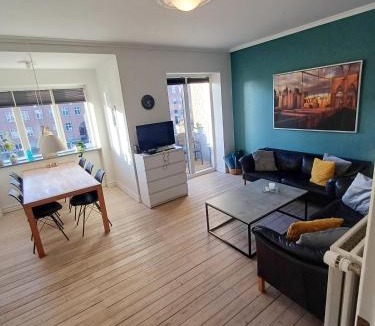 Aalborg Apartment | Beautiful Central 7 persons apartment
