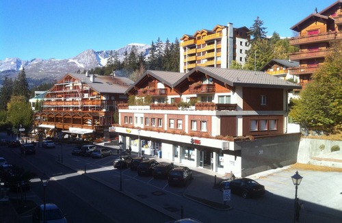 Noes Apartment | Beautiful Central Downtown Crans Apartment-Steps from Ski or Golf