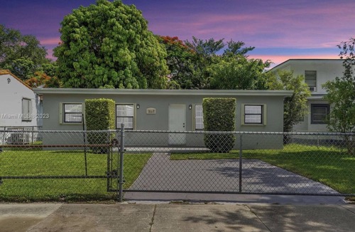Liberty City House | Beautiful & Central Cozy Home!