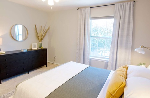 Medical Center District House | Beautiful Central Home for Families and Groups