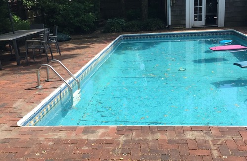Avon House | Beautiful, centrally located Bay Header with pool