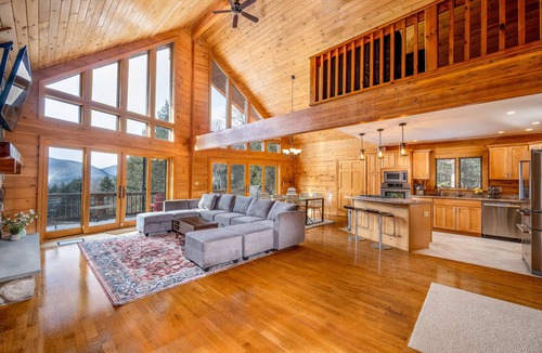 Jewett Ski Chalet | Beautiful Chalet, mins to Hunter/Windham slopes