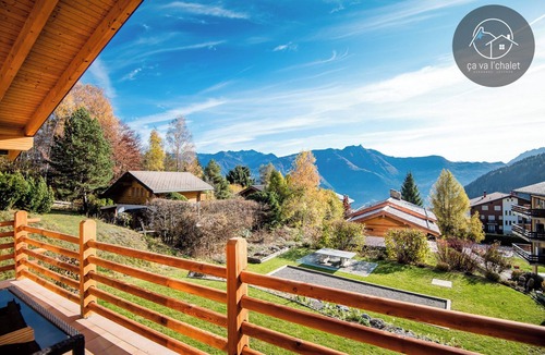 Ovronnaz Ski Chalet | Beautiful Chalet SOUVENIR, renovated, at two steps of the baths