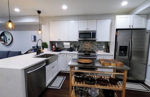 Trinidad House | Beautiful, Chic, 2 Bd/2.5 Ba, Metro & Free Parking