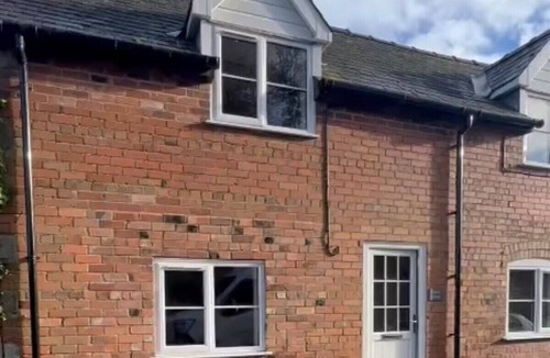 Clun House | Beautiful Clun Castle View