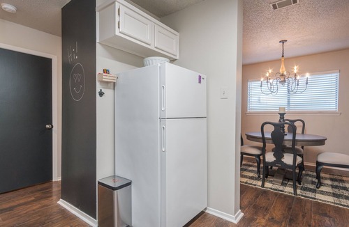 Little Rock Condo | Beautiful, Comfy & Convenient Condo!