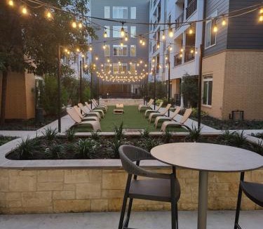 Downtown San Antonio Apartment | Beautiful Condo on Riverwalk w King Ste Free Parking Pet friendly centrally Located on the Riverwalk