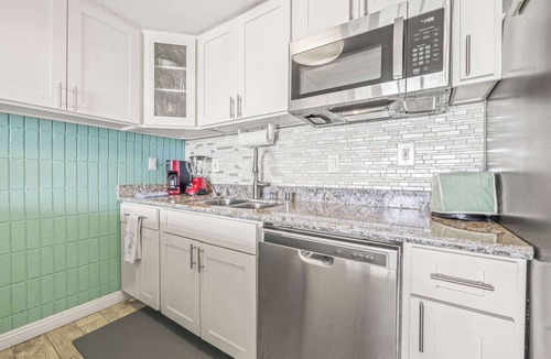 Punaluu Condo | Beautiful Condo Right on the Beach