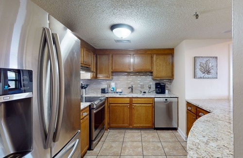 Sugar Mountain Condo | Beautiful Condo w/Mountain Views & Fireplace - Shared Pool, Hot Tub, Gym
