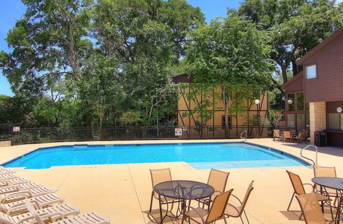New Braunfels Condo | Beautiful condo with direct access to the Comal River! Pool, Hot Tub!