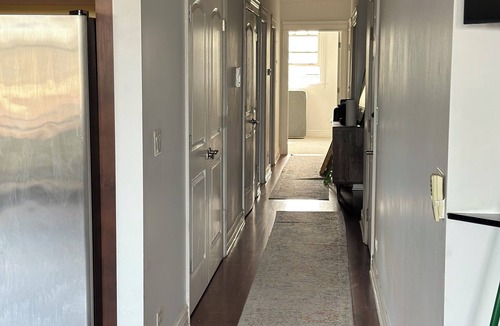 North Kenwood Condo | Beautiful condo with elevator right into your unit in North Kenwood Hyde Park.