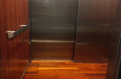 North Kenwood Condo | Beautiful condo with elevator right into your unit in North Kenwood Hyde Park.