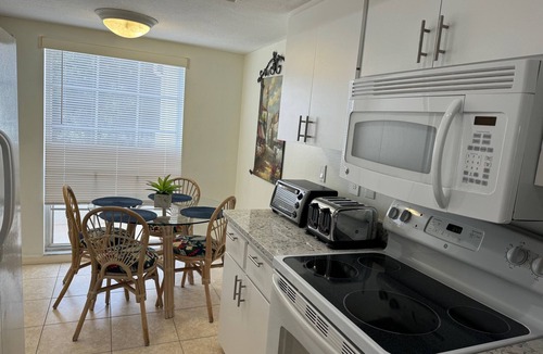 The Meadows Condo | Beautiful condo with golf view in the Meadows Golf Club.