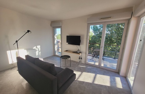 Pont des Demoiselles-Montaudran-La Terrasse Apartment | Beautiful contemporary apartment close to amenities