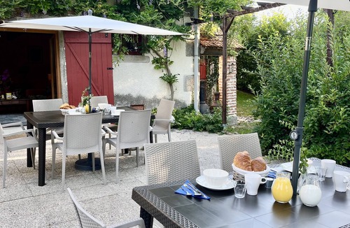 Espinasse House | Beautiful converted barn in open countryside