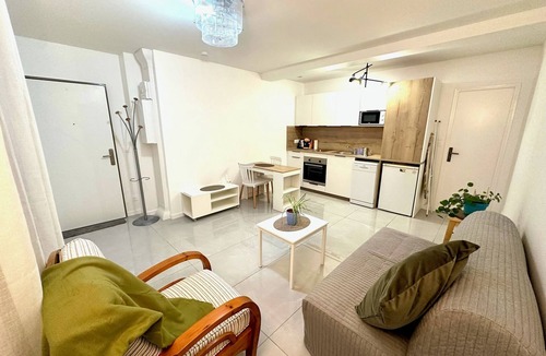 Saintry-sur-Seine Apartment | Beautiful, cosy studio