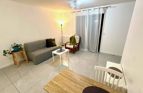Saintry-sur-Seine Apartment | Beautiful, cosy studio
