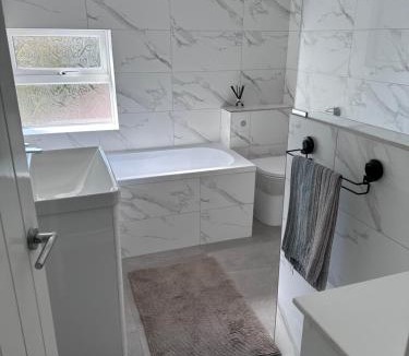 Midhurst House | Beautiful, cosy, comfortable Marden!