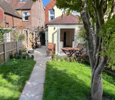 Midhurst House | Beautiful, cosy, comfortable Marden!