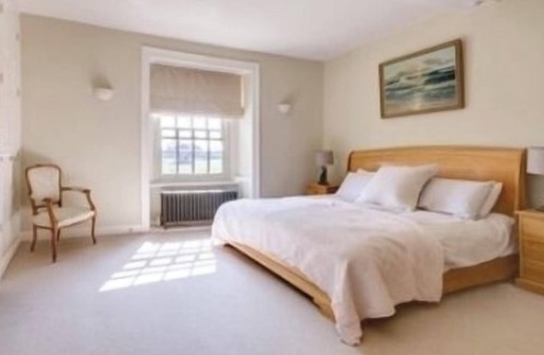 Alvescot Other | Beautiful Cotswold Farmhouse