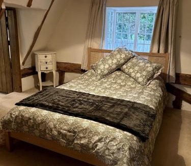 Halstead House | Beautiful Cottage opposite Hedingham Castle!