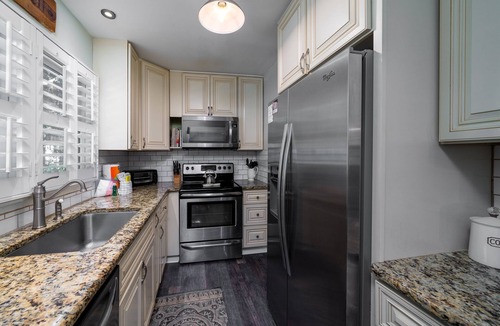 Tarpon Pond Cottage | Beautiful Cottage! Extra Full Bath! Golf Views! Amenity access included