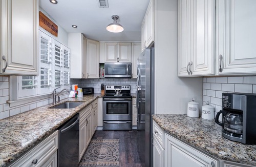 Tarpon Pond Cottage | Beautiful Cottage! Extra Full Bath! Golf Views! Amenity access included