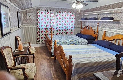 Faraday Cottage | Beautiful Cottage at the heart of Bancroft - Siddon Cottage