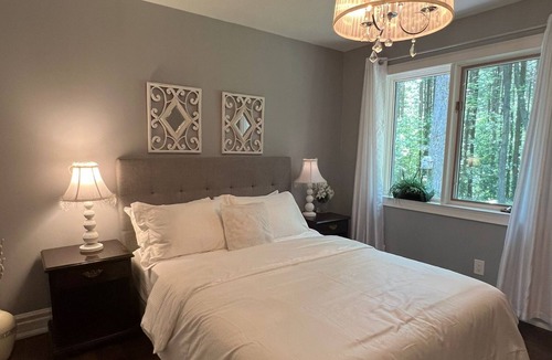Caledon Cottage | Beautiful Cottage in Caledon East
